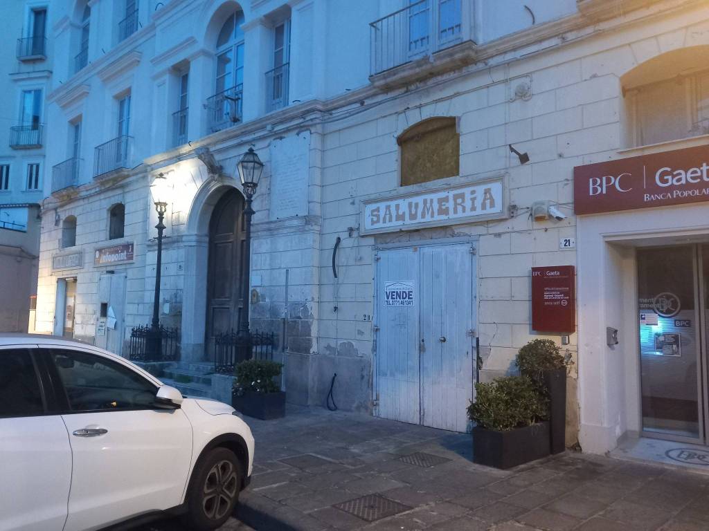 Immobile a Gaeta in Piazza Generale Vincenzo Traniello - Foto 2