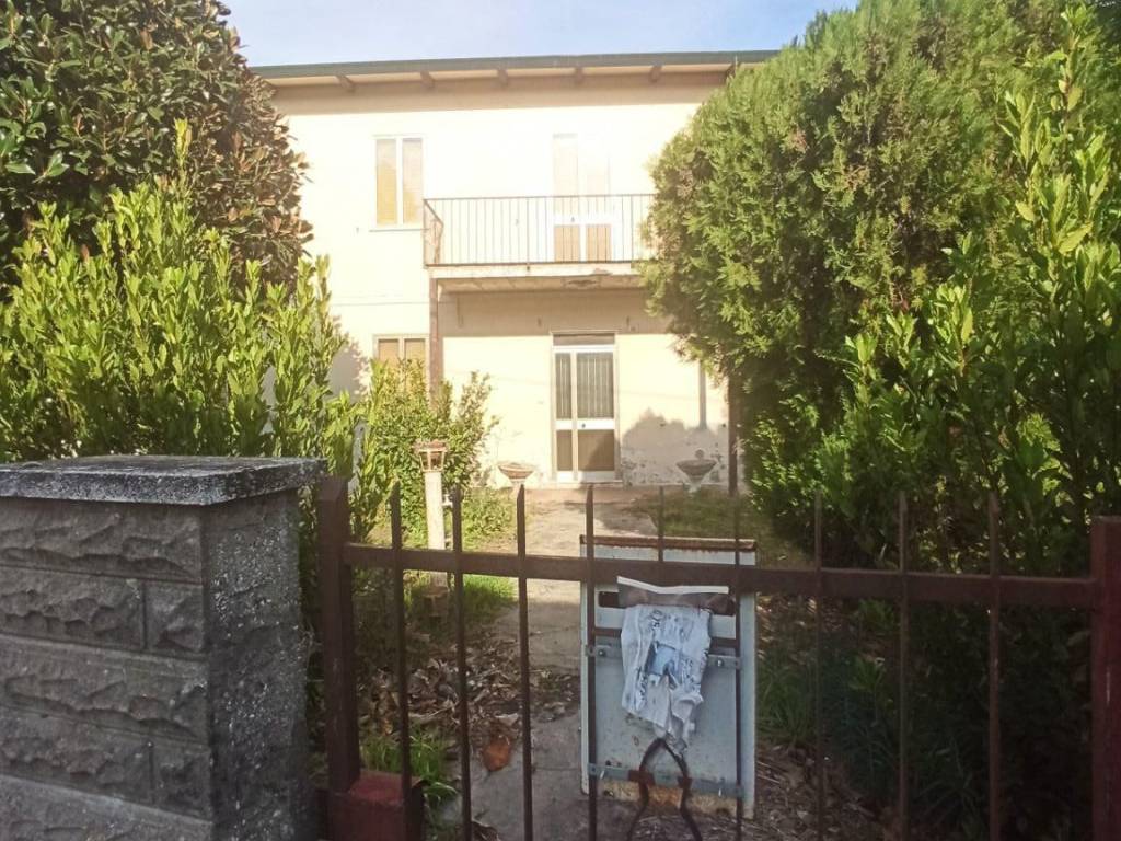 Villa a Arquà polesine in Via Monsignor Giacomo Sichirollo - Foto 2