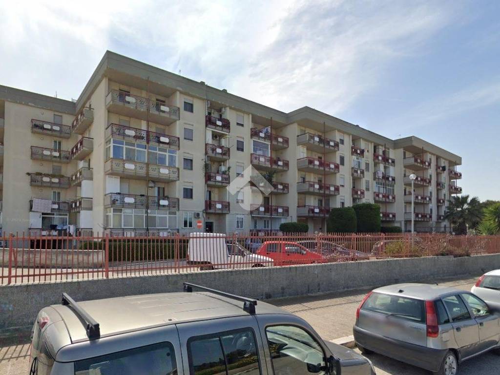 Box / garage a Bisceglie in VIA SANTA CHIARA D'ASSISI, 8 - Foto 3