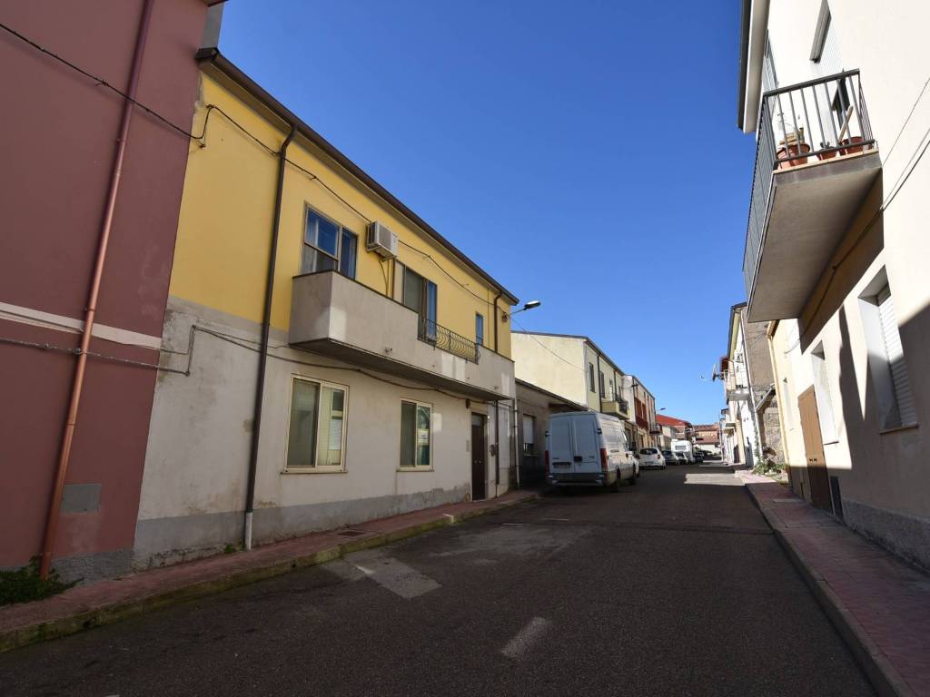 Appartamento a Macomer in Via Raffaello, 3 - Foto 3