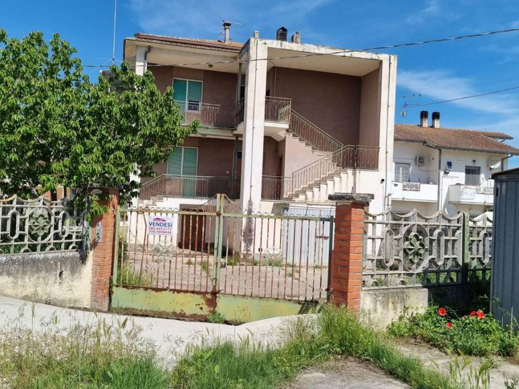 Casa indipendente a Collecorvino in Via degli Orti - Foto 2