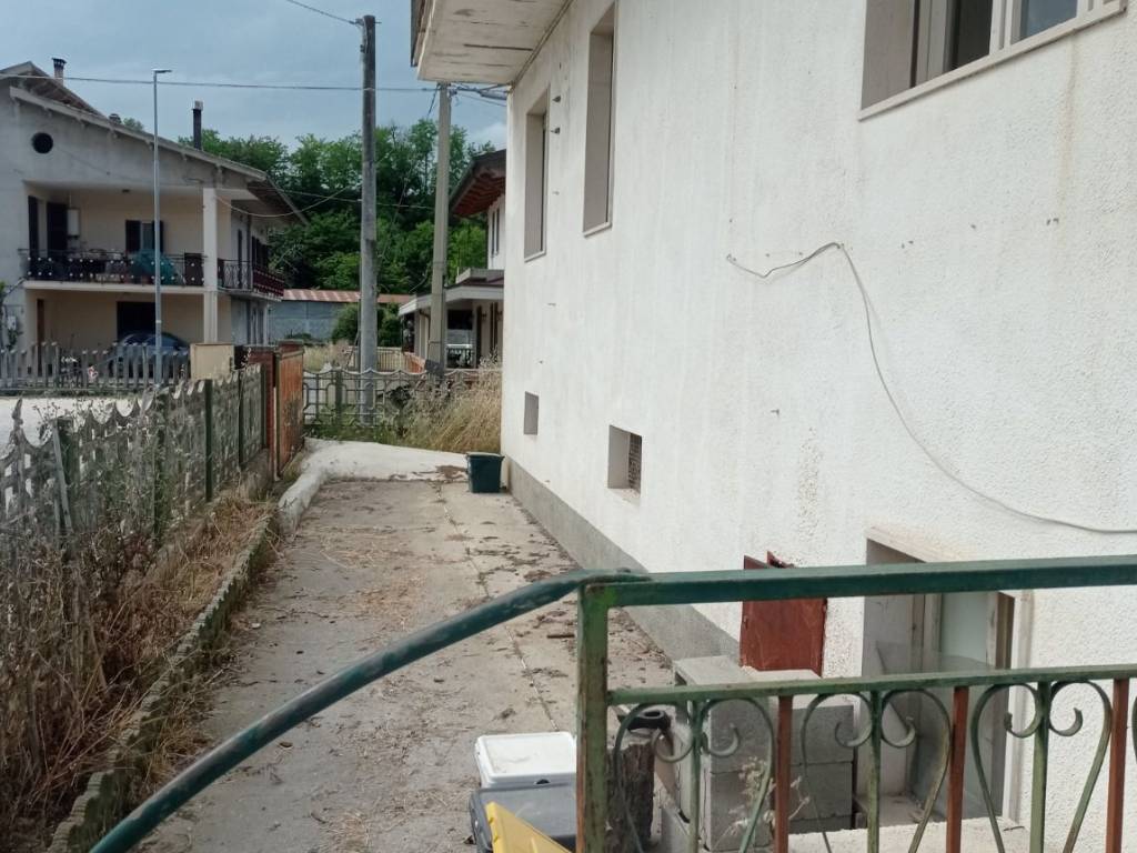 Casa indipendente a Collecorvino in Via degli Orti - Foto 4
