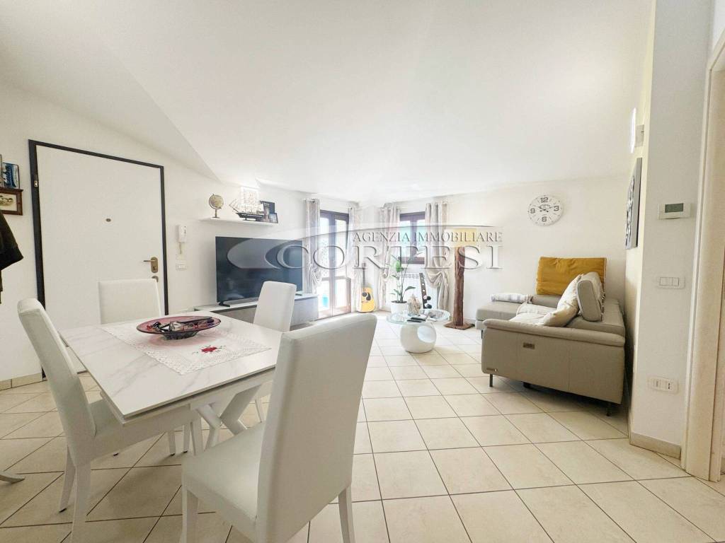 Appartamento a Monte porzio in Via Lazio, 48 - Foto 4