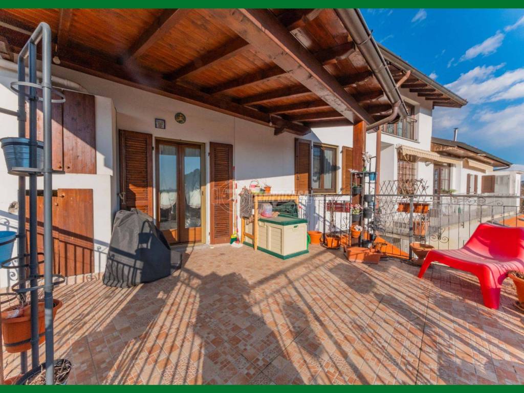 Appartamento a Arcisate in Via benefattori - Foto 2