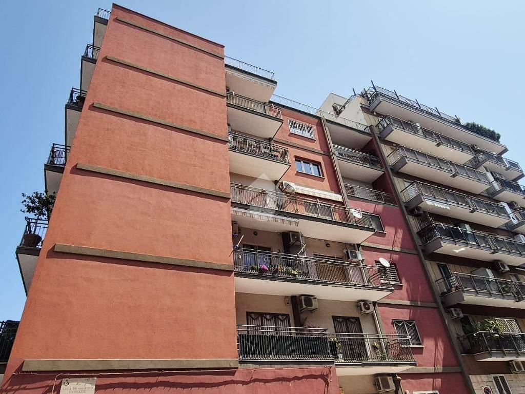 Appartamento a Bari in Via luca de samuele cagnazzi, 2 - Foto 2