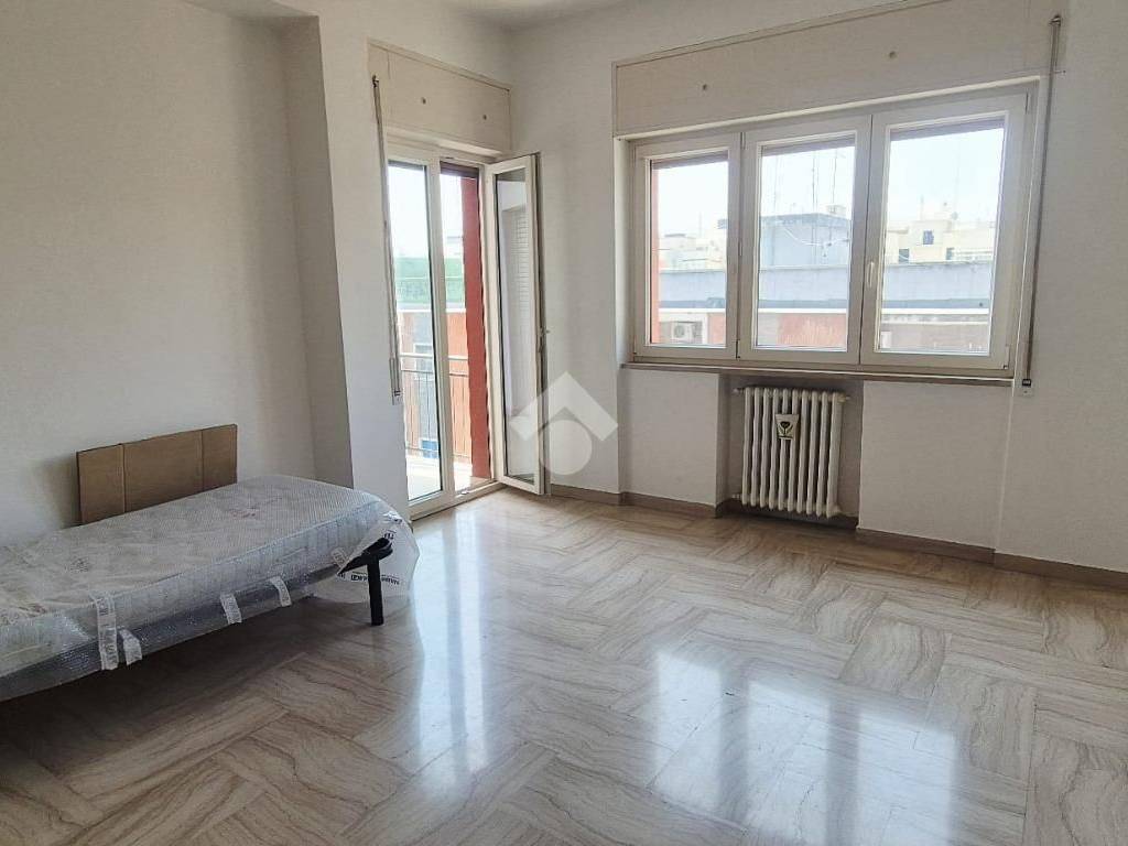 Appartamento a Bari in Via luca de samuele cagnazzi, 2 - Foto 4