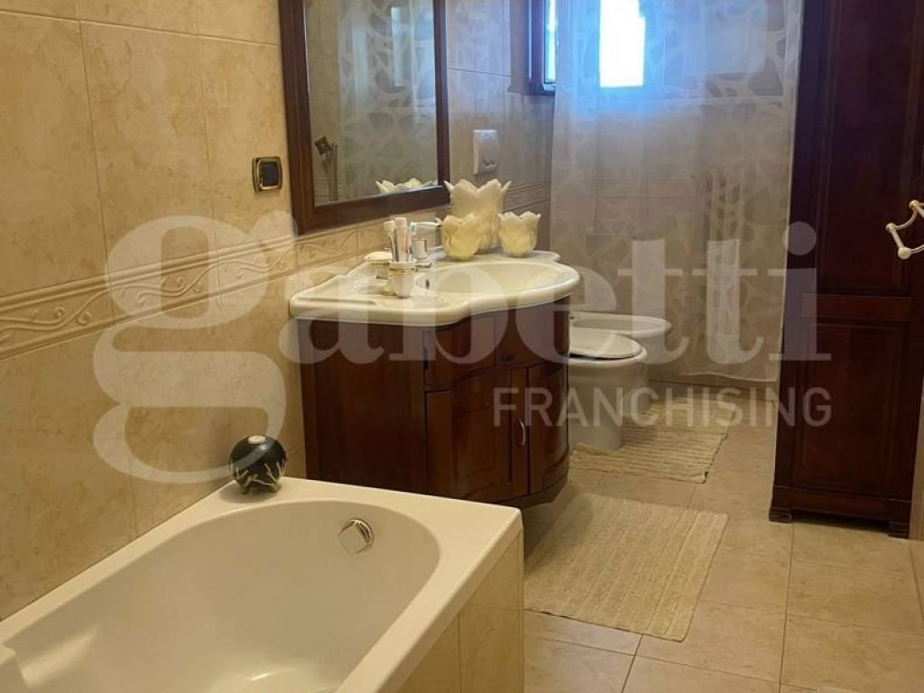 Appartamento a Barletta in Via Ferdinando D'Aragona - Foto 4