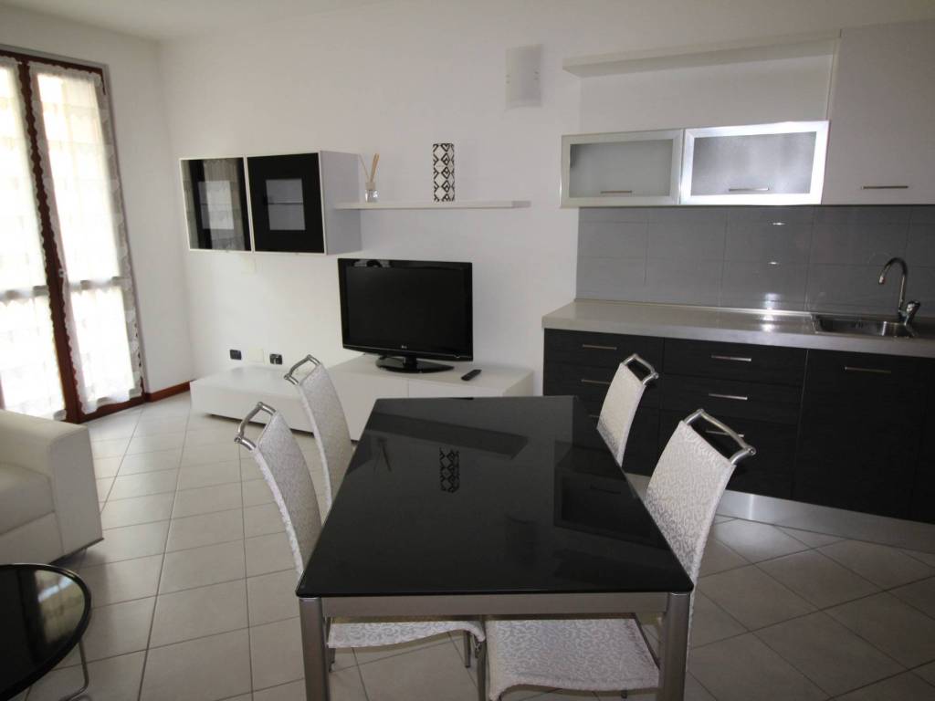 Appartamento a Arona in Piazza San Graziano, 1 - Foto 3