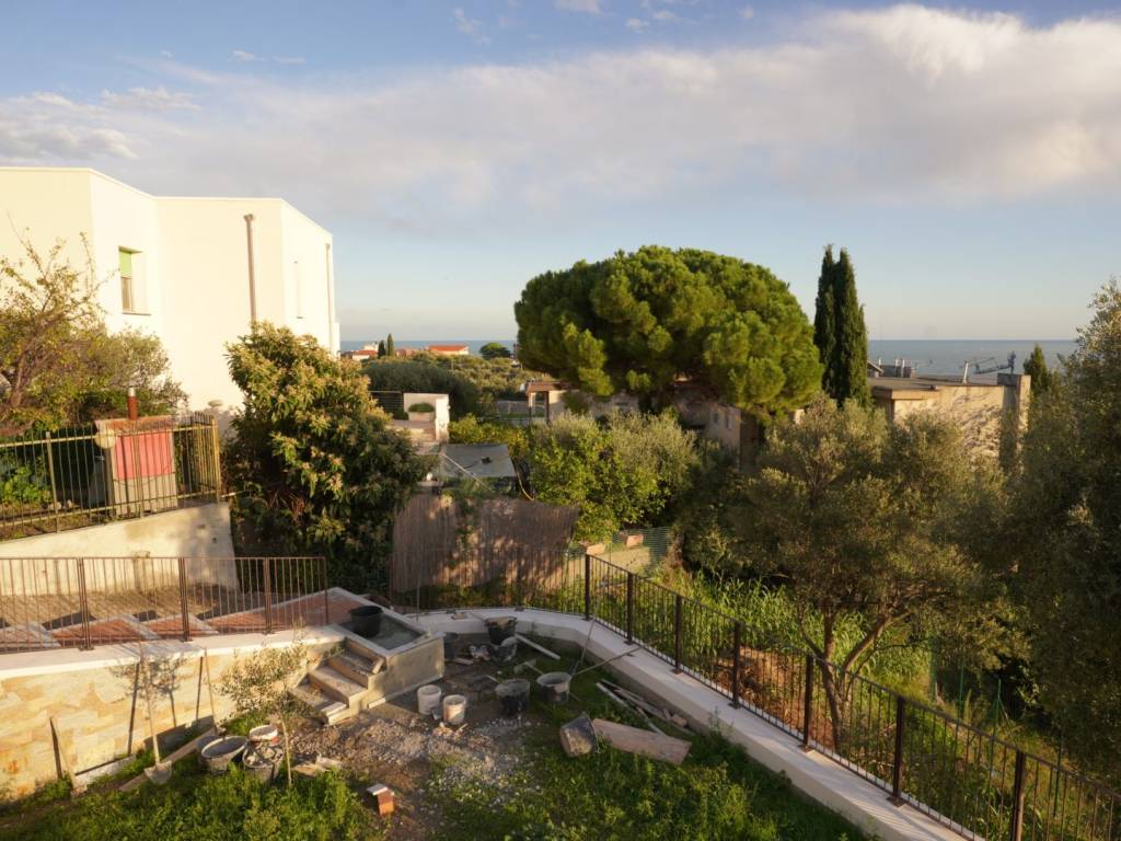 Villa a Albissola marina in Via Pittalodola - Foto 3