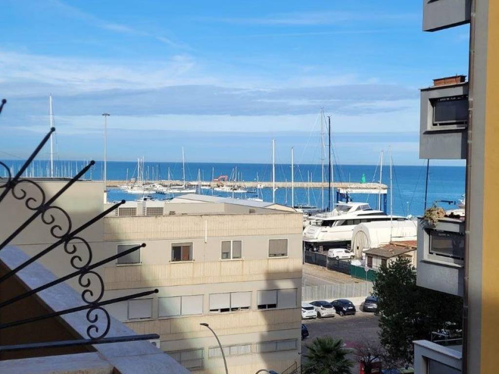 Appartamento a Civitanova marche in Via Tito Speri - Foto 2