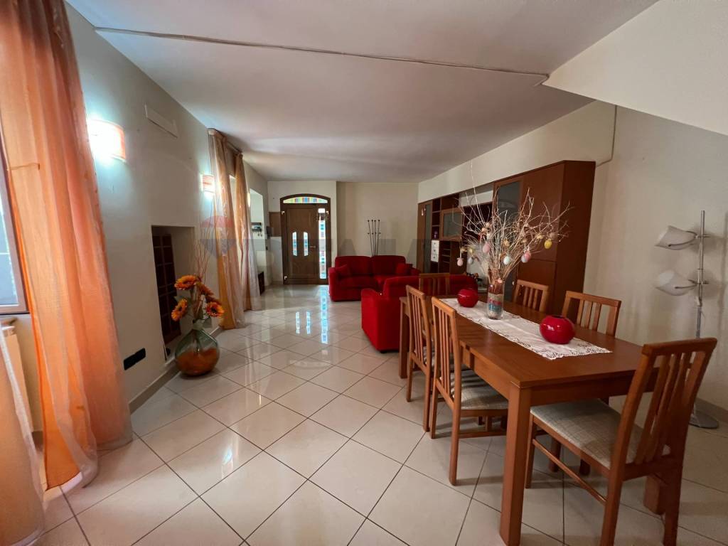 Appartamento a Casoli in Corso Vittorio Emanuele, 38 - Foto 2
