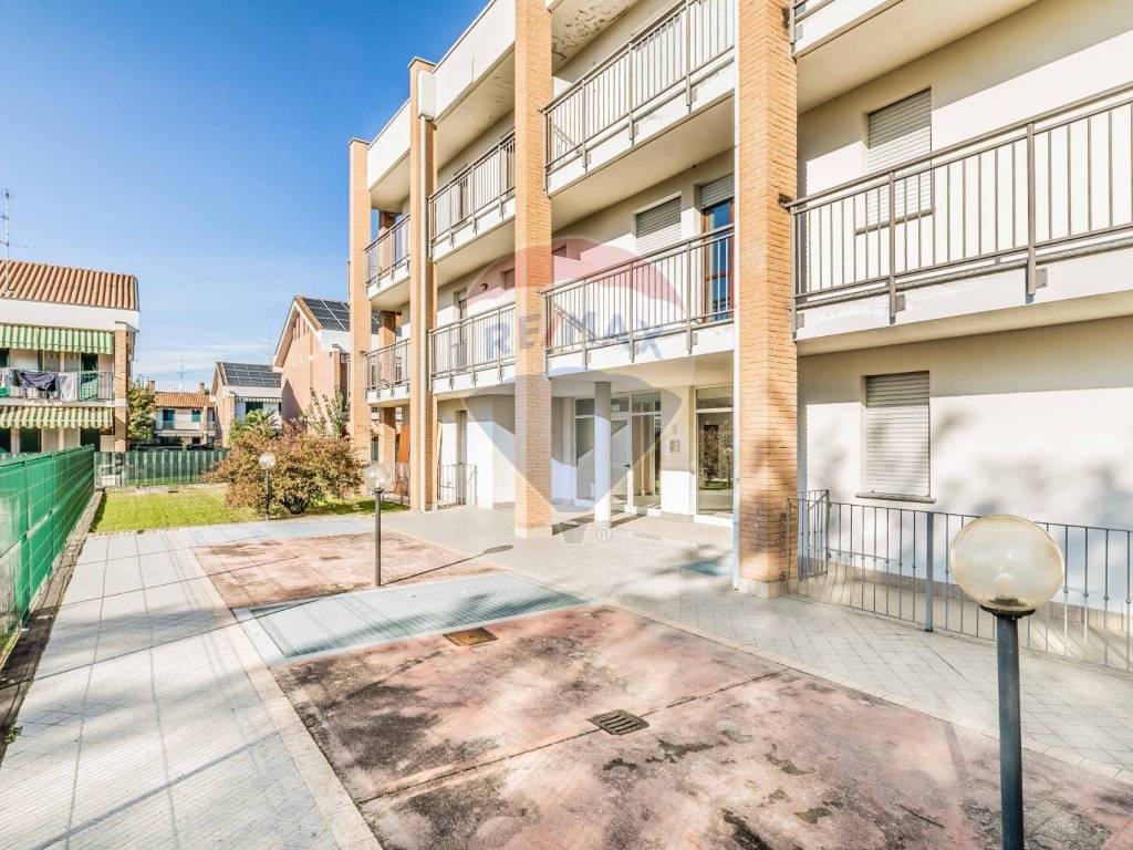 Appartamento a Cardano al campo in VIA CADORE, 26 - Foto 3