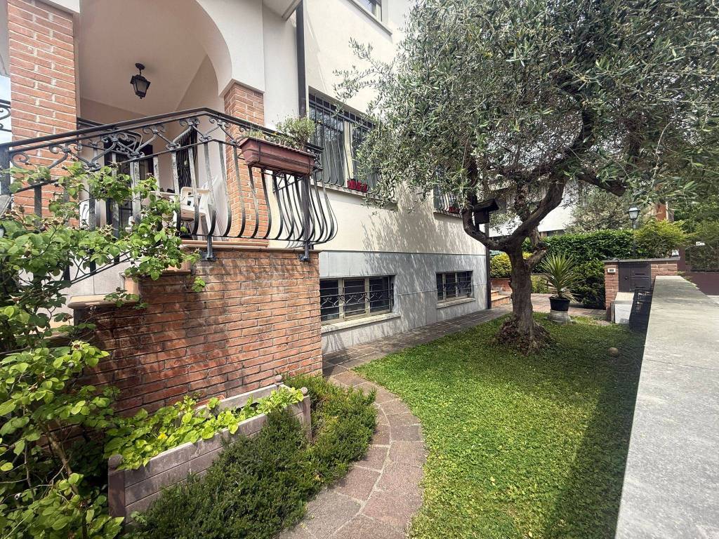 Villa a Udine in Via Ottaviano Tartagna - Foto 3