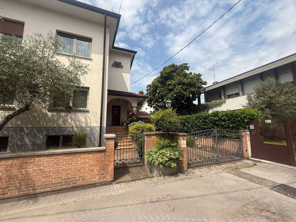 Villa a Udine in Via Ottaviano Tartagna - Foto 4