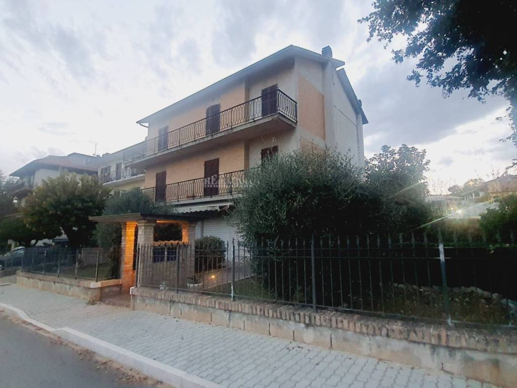 Appartamento a Castel di lama in via cecco d'ascoli - Foto 2