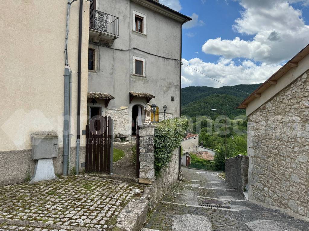 Casa indipendente a Montenero val cocchiara in Piazza Risorgimento - Foto 2