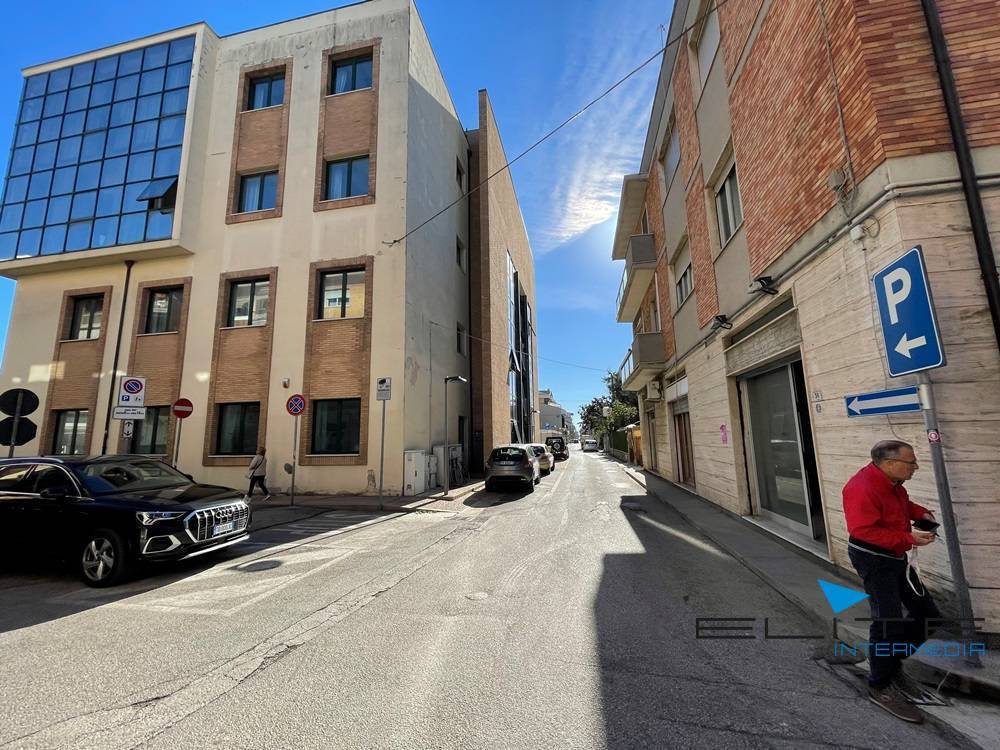 Immobile a Roseto degli abruzzi in Via manzoni ang. Via Memeli - Foto 2