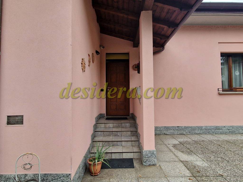 Villa a Castelletto sopra ticino in Via 1 Maggio, 22 - Foto 4