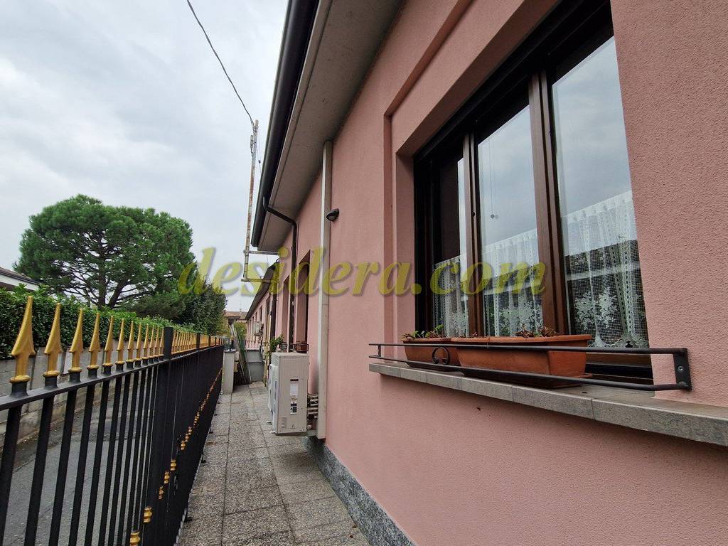 Villa a Castelletto sopra ticino in Via 1 Maggio, 22 - Foto 5