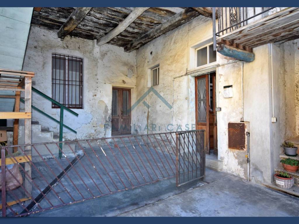 Casa indipendente a Daverio in via vittorio veneto - Foto 4