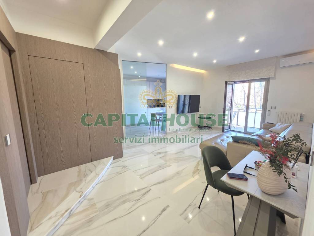Appartamento a Caserta in Piazza Giacomo Matteotti, 7 - Foto 3