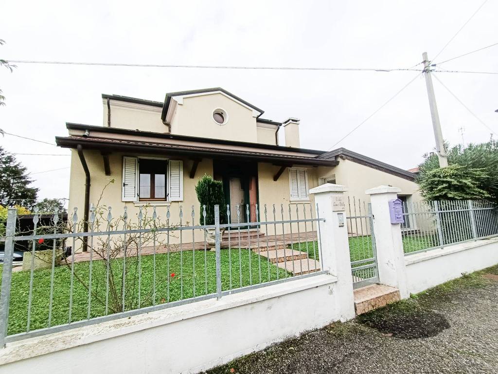Villa a Adria in Via Angeli, 56 - Foto 2