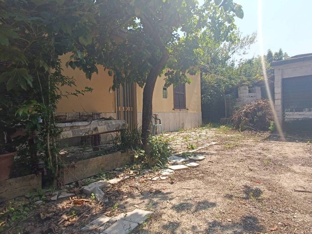 Rustico / casale a Frosinone in Via Castagnola, 171 - Foto 2