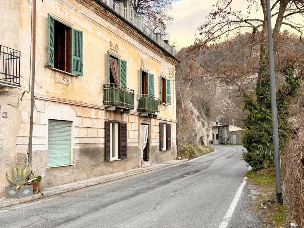 Villa a Borgorose in Piazza della Parrocchia - Foto 2