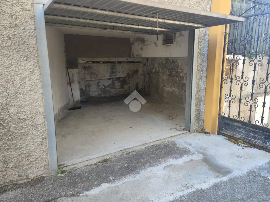 Box / garage a Cagliari in Via Calabria - Foto 4