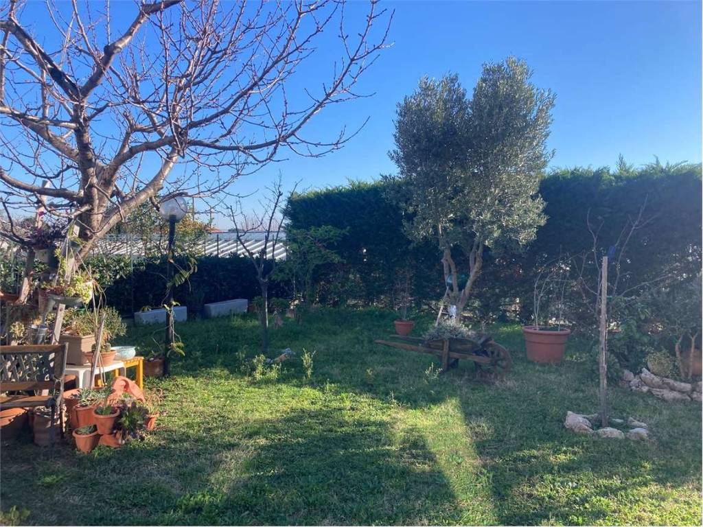 Appartamento a Albenga in Regione Poggi - Foto 3