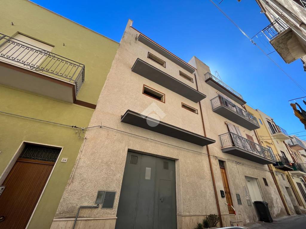 Casa indipendente a Castellammare del golfo in Via Nunzio Nasi, 30 - Foto 2