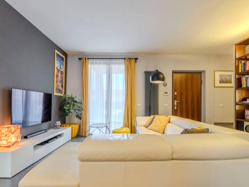 Villa a Arona in Via Francesco Petrarca, 7 - Foto 3
