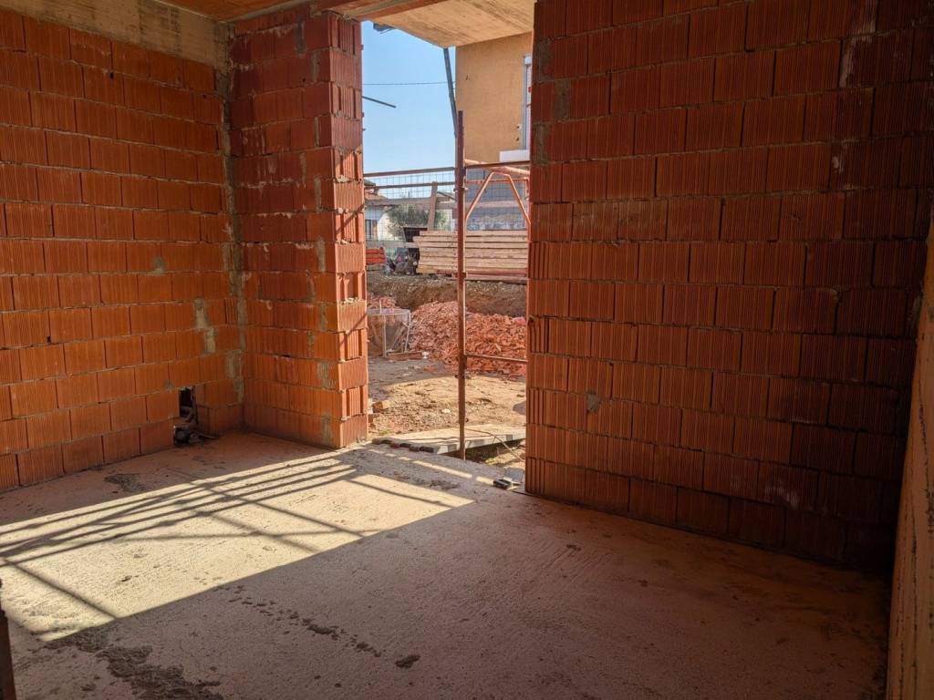 Appartamento a Arcisate in Via Francesco Petrarca - Foto 4