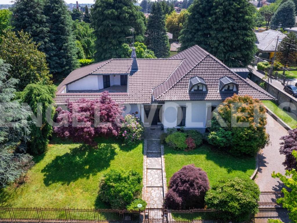 Villa a Cardano al campo in Via Monte Rosa - Foto 2