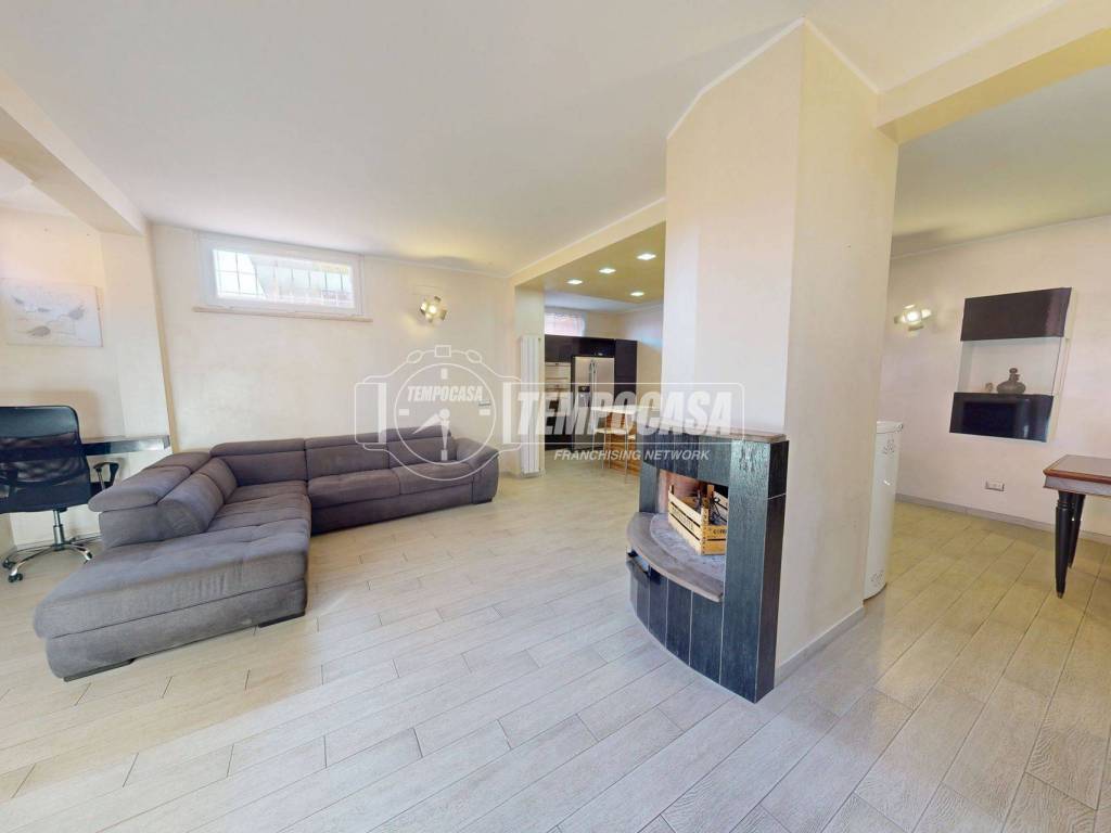Villa a Ladispoli in Via DUBLINO 44 - Foto 2