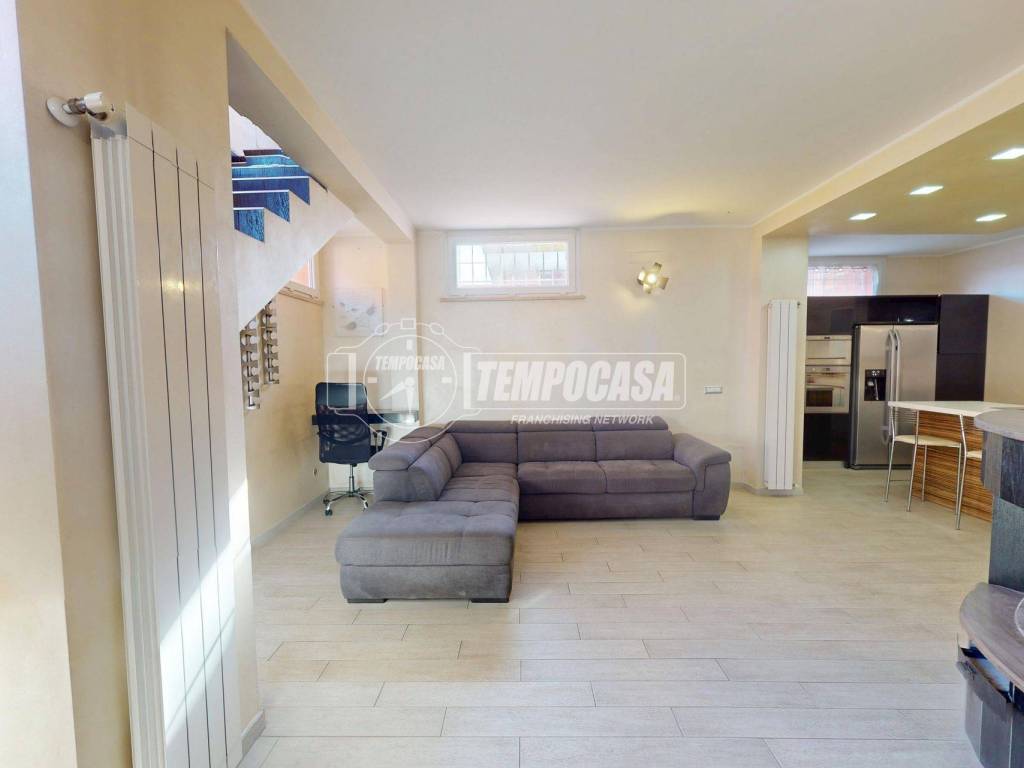 Villa a Ladispoli in Via DUBLINO 44 - Foto 3