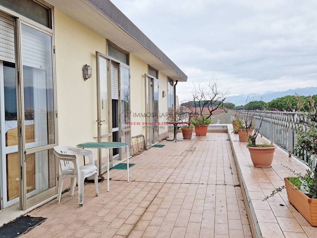 Attico / mansarda a Viareggio in Via Piave - Foto 4