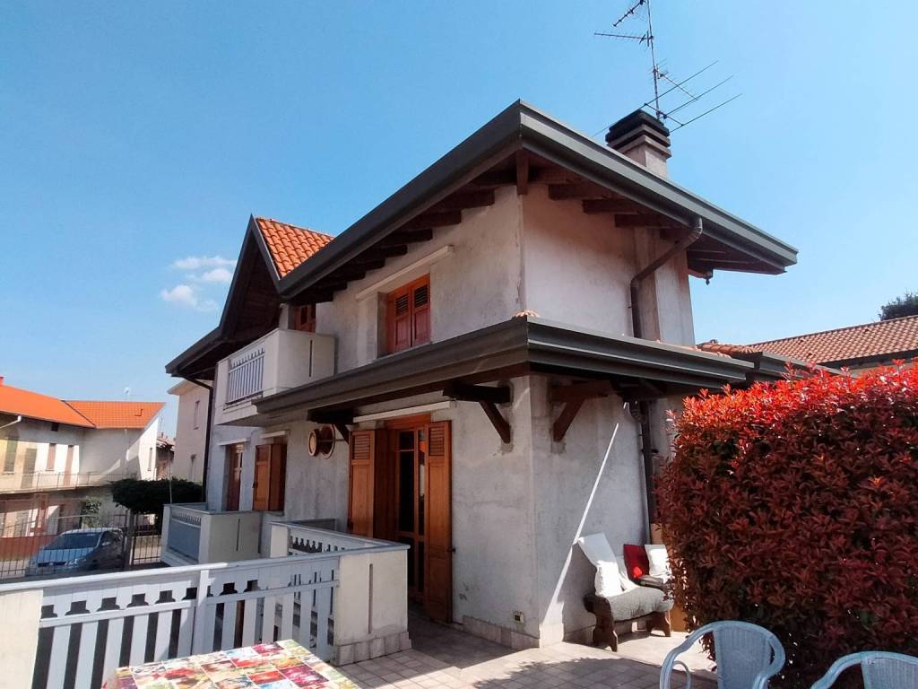Villa a Fagnano olona in Via Monte Grappa, 23 - Foto 3