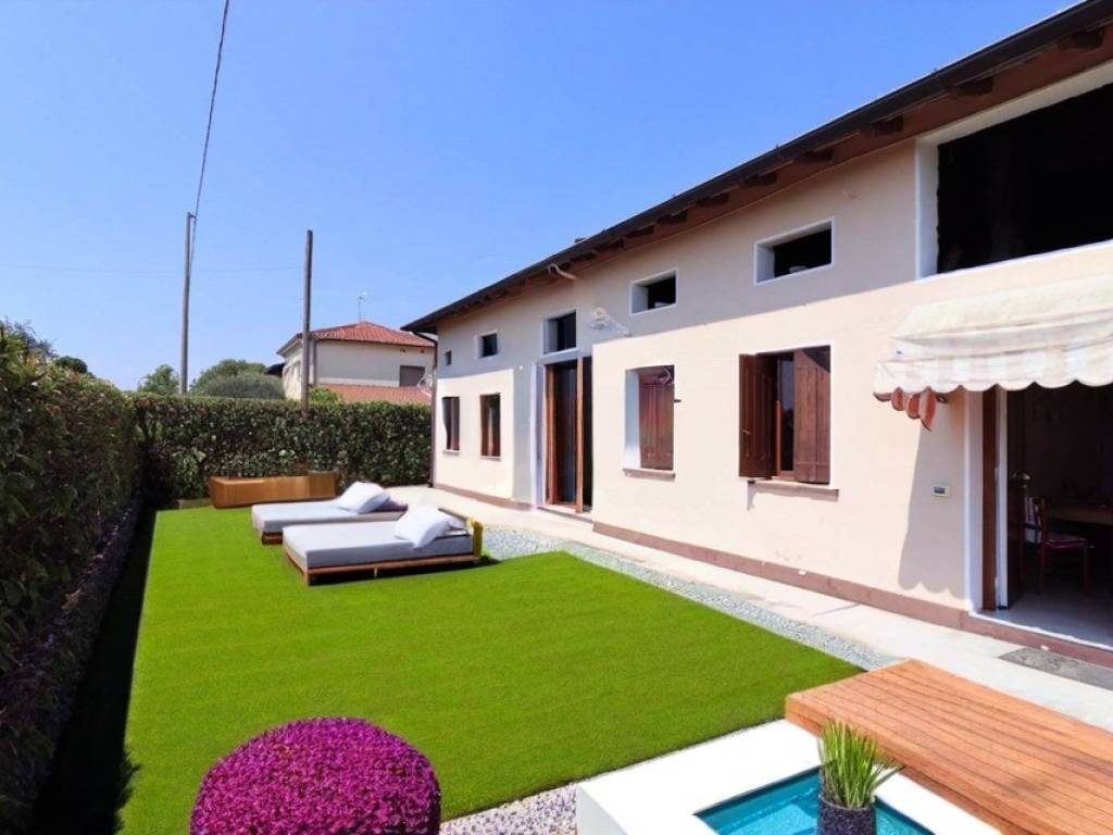 Villa a Pordenone in Via Castelfranco Veneto, 46 - Foto 5