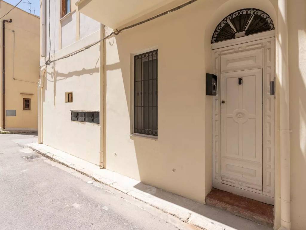 Casa indipendente a Castellammare del golfo in Via Costantino, 45 - Foto 2