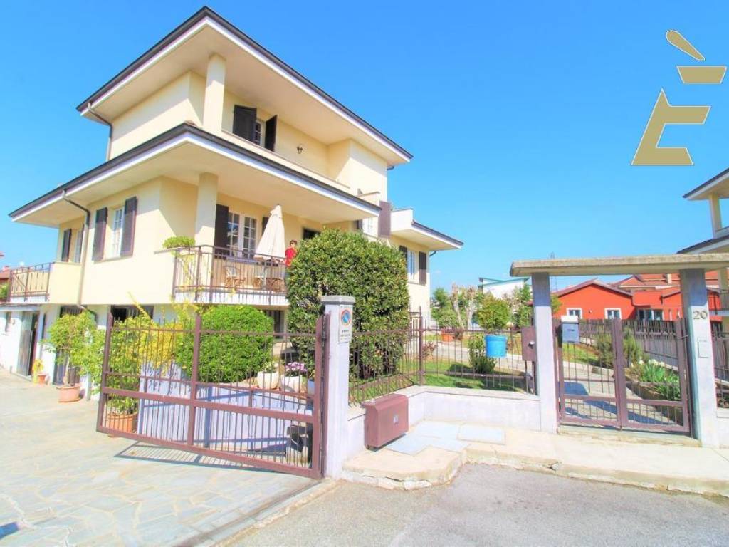 Villa a Bra in VIA MOLINERI, 20 - Foto 3
