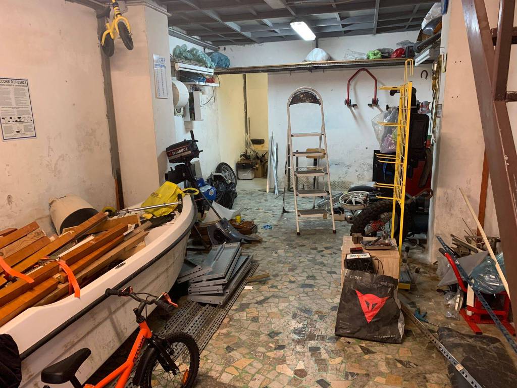 Box / garage a Salerno in Via Camillo Sorgente - Foto 3
