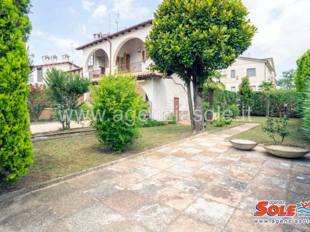 Villa a Comacchio in Viale Cecoslovacchia, 18 - Foto 2