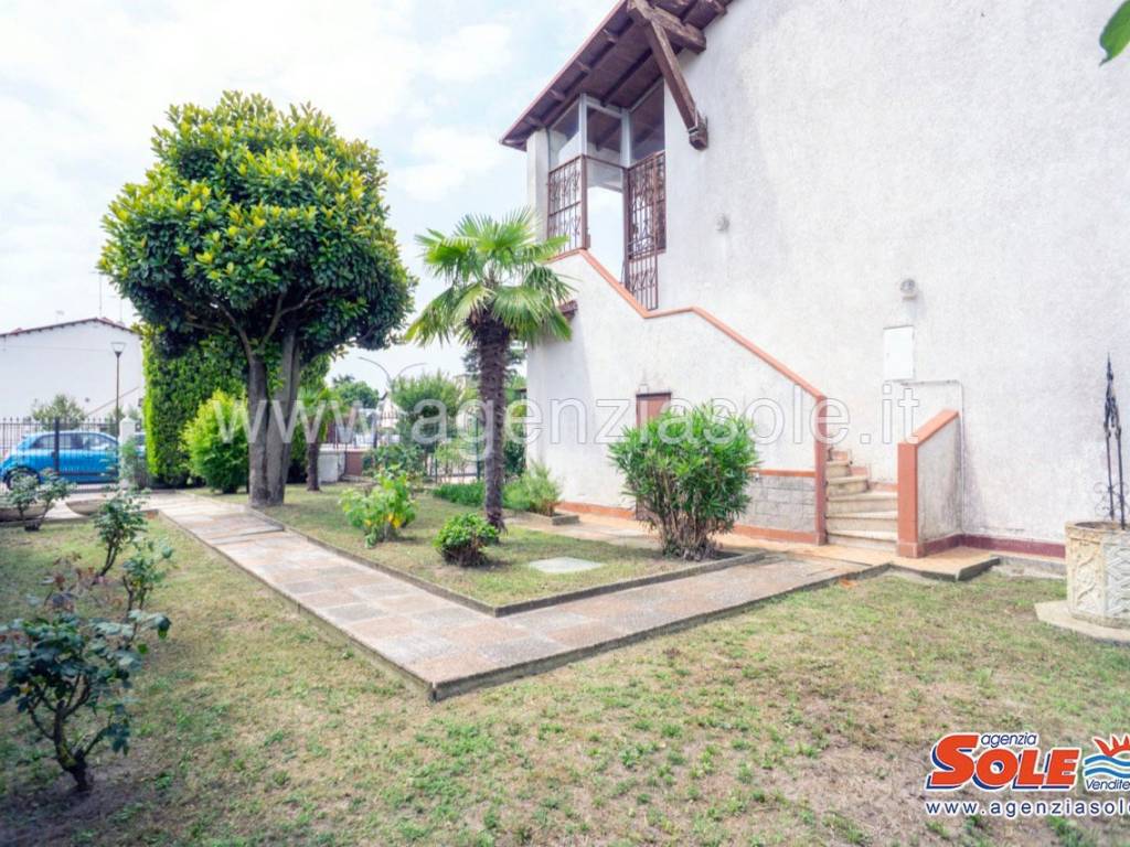 Villa a Comacchio in Viale Cecoslovacchia, 18 - Foto 4