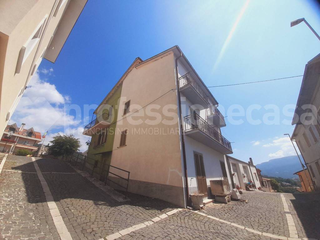 Casa indipendente a Ateleta in Piazza Carolina - Foto 3