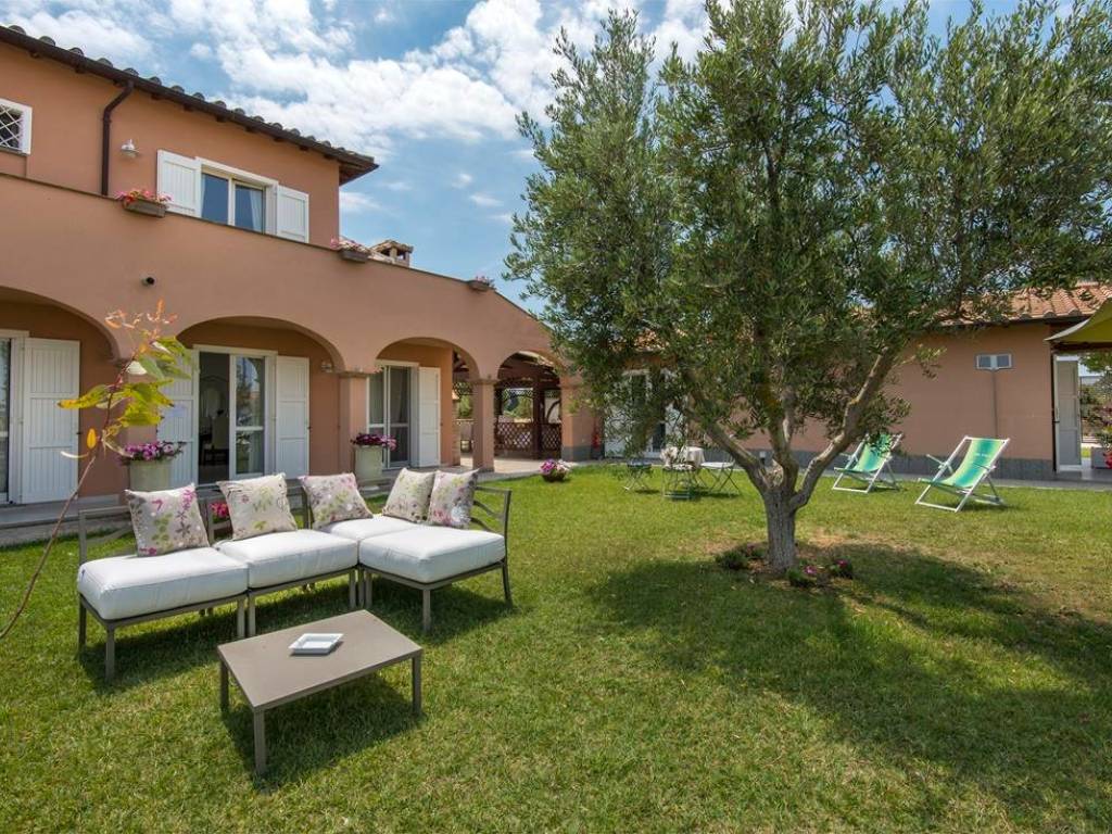 Villa a Tarquinia in Via degli Alvhetna, 158 - Foto 5