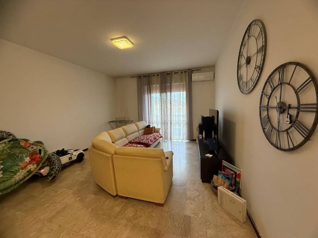 Appartamento a Uboldo in Via Antonio Maria Ceriani - Foto 3
