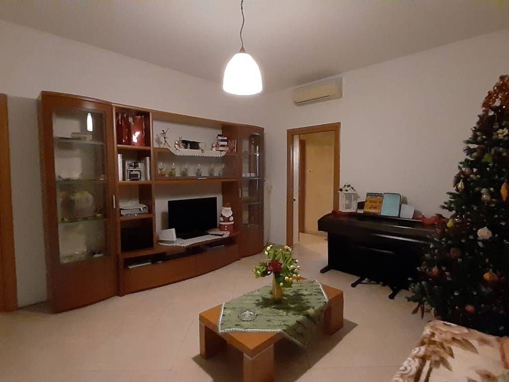 Appartamento a Crotone in via buenos aires - Foto 5