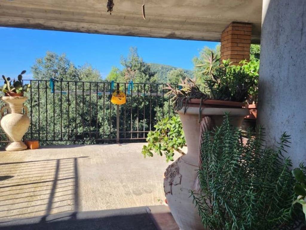 Villa a Narni in STRADA LA SCOGLIARA - Foto 4