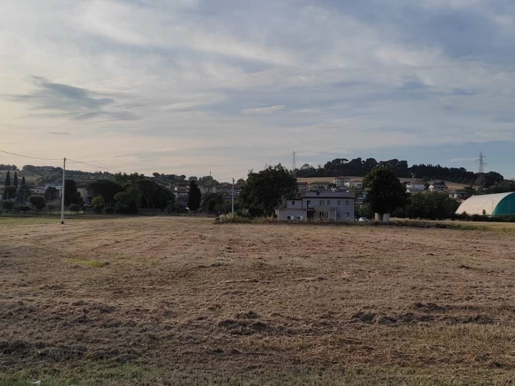 Terreno a Civitanova marche in Via Angelo Mengoni - Foto 2